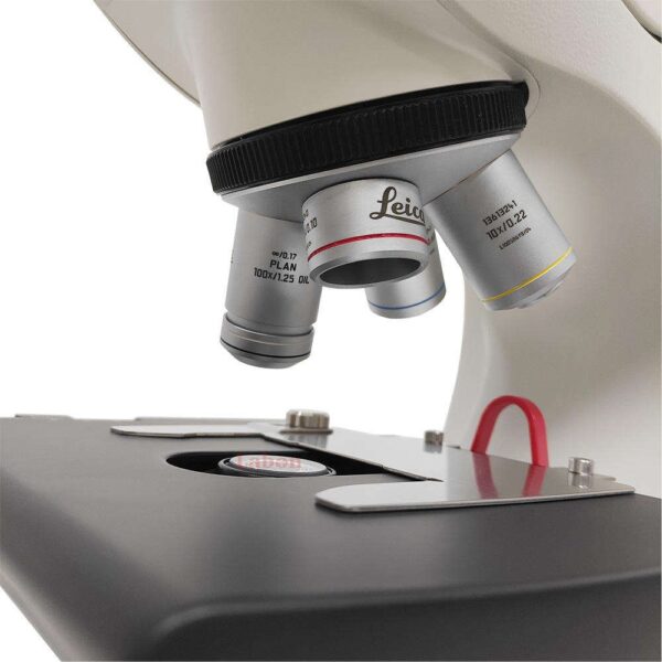 Leica DM500 Microscope