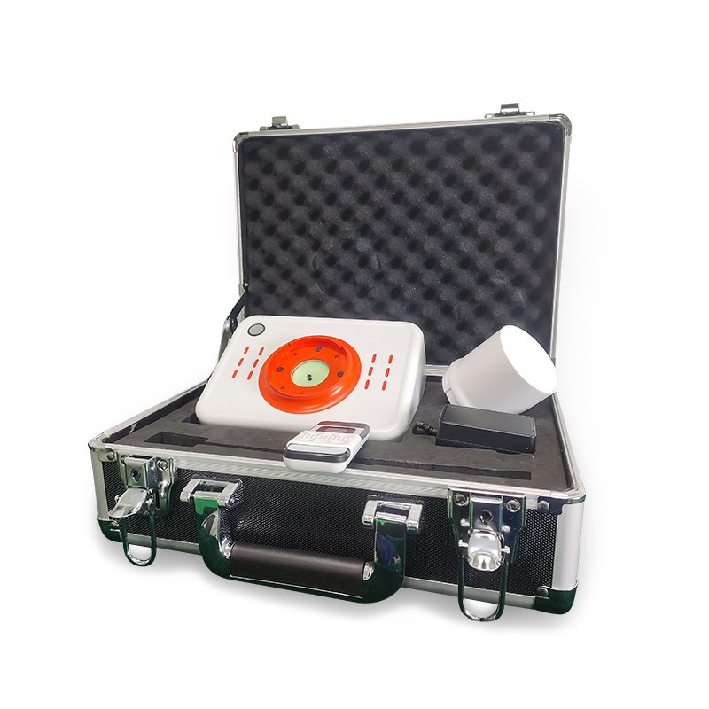 IFLEX-360 complete package - aluminium carrying case open with handheld X-ray head, wireless remote, collimator cone and power adapter inside