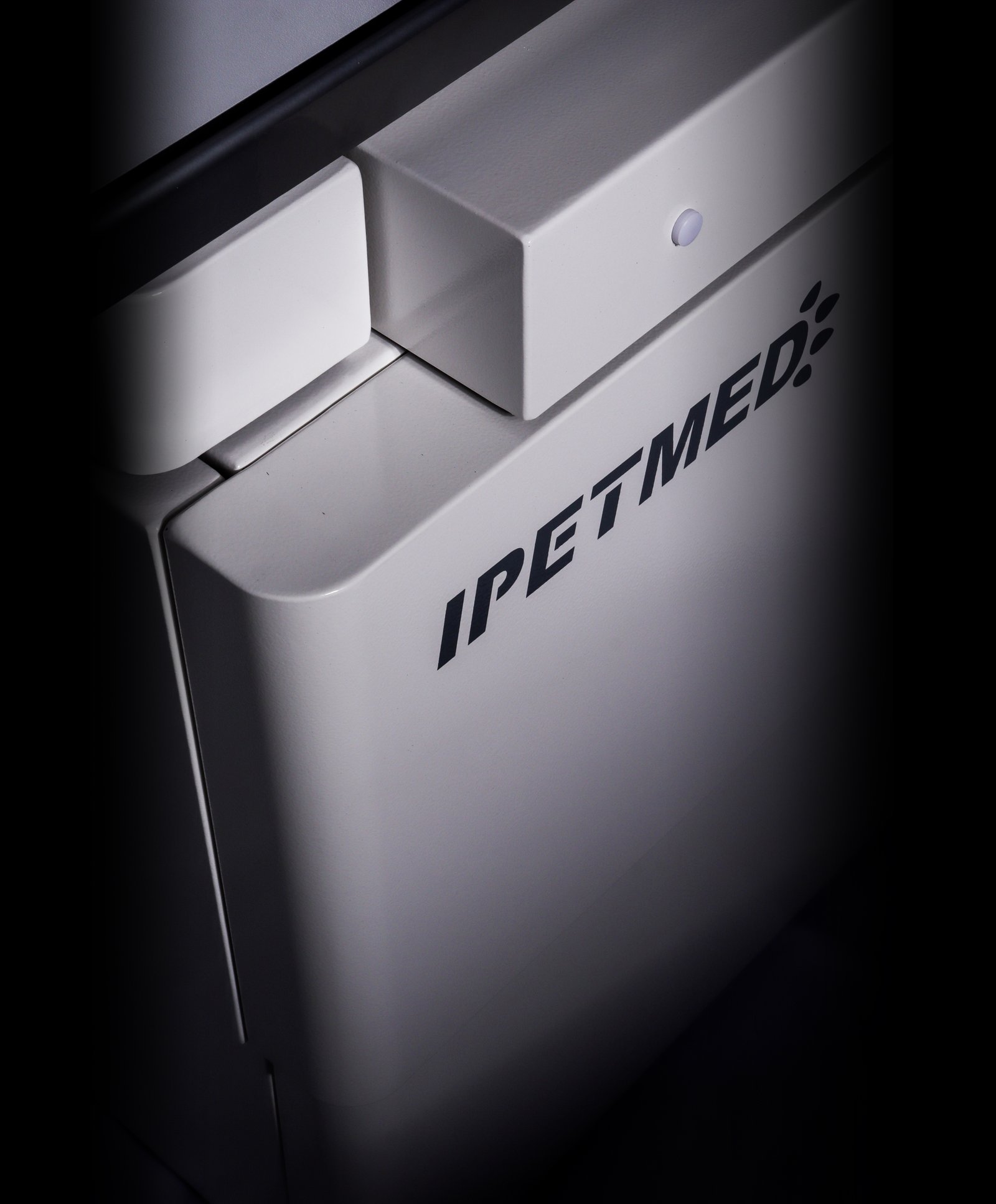 iPet-400AI housing panel and build detail