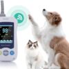 vm2-application.jpg VM2 handheld pulse oximeter shown with canine and feline patients