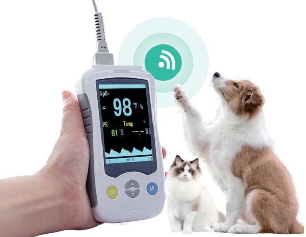 vm4-application.jpg VM4 handheld pulse oximeter with SpO2 sensor cable, shown with canine and feline patients
